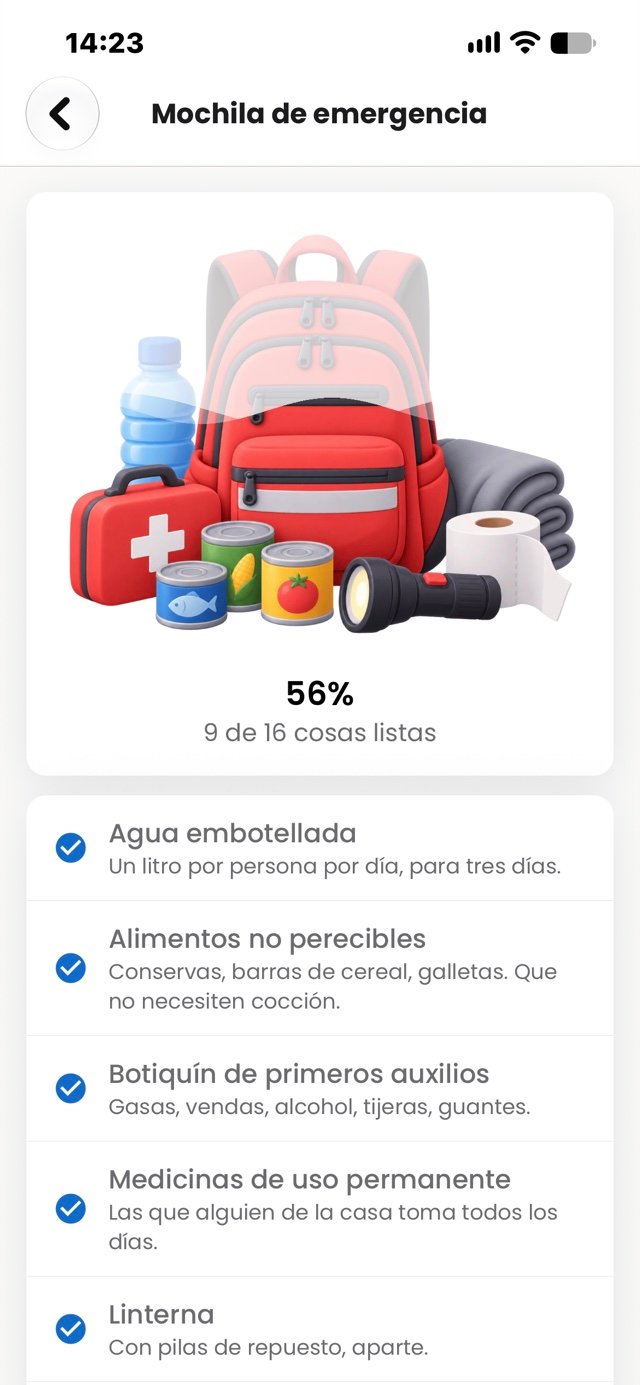Mochila de emergencia en Todos Bien: el dibujo de la mochila con sus cosas, un 56 % de avance y la lista del INDECI debajo, con agua, alimentos, botiquín, medicinas y linterna marcados.